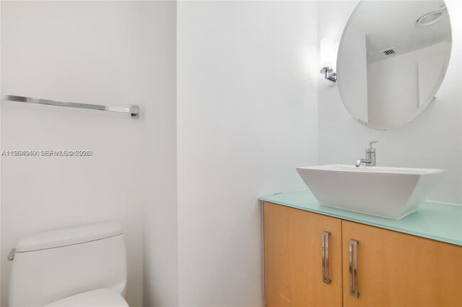 Building Photo - 10185 Collins Ave