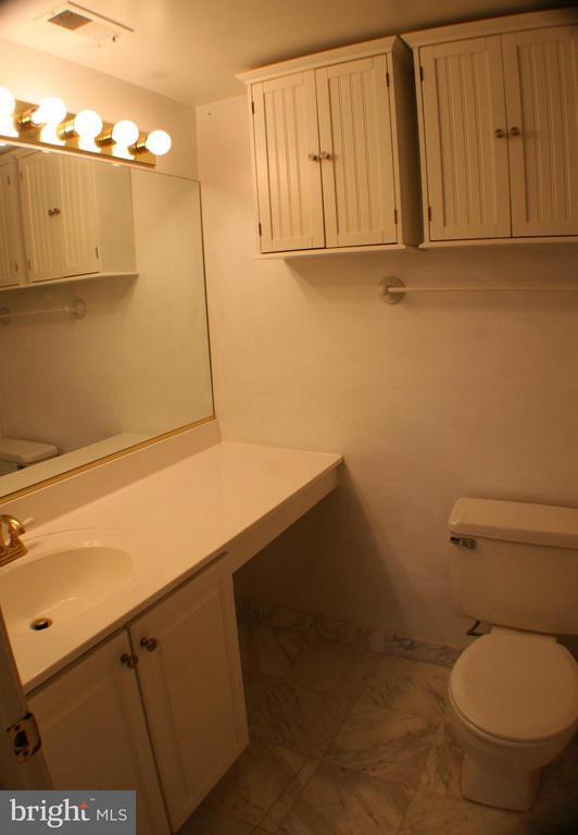 Building Photo - 5817 Edson Ln