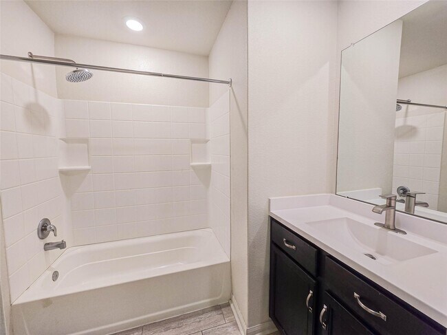 Building Photo - 332 Lone Mountain Dr