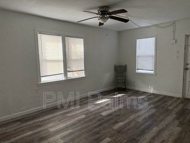 Building Photo - 2412 51st Ave N