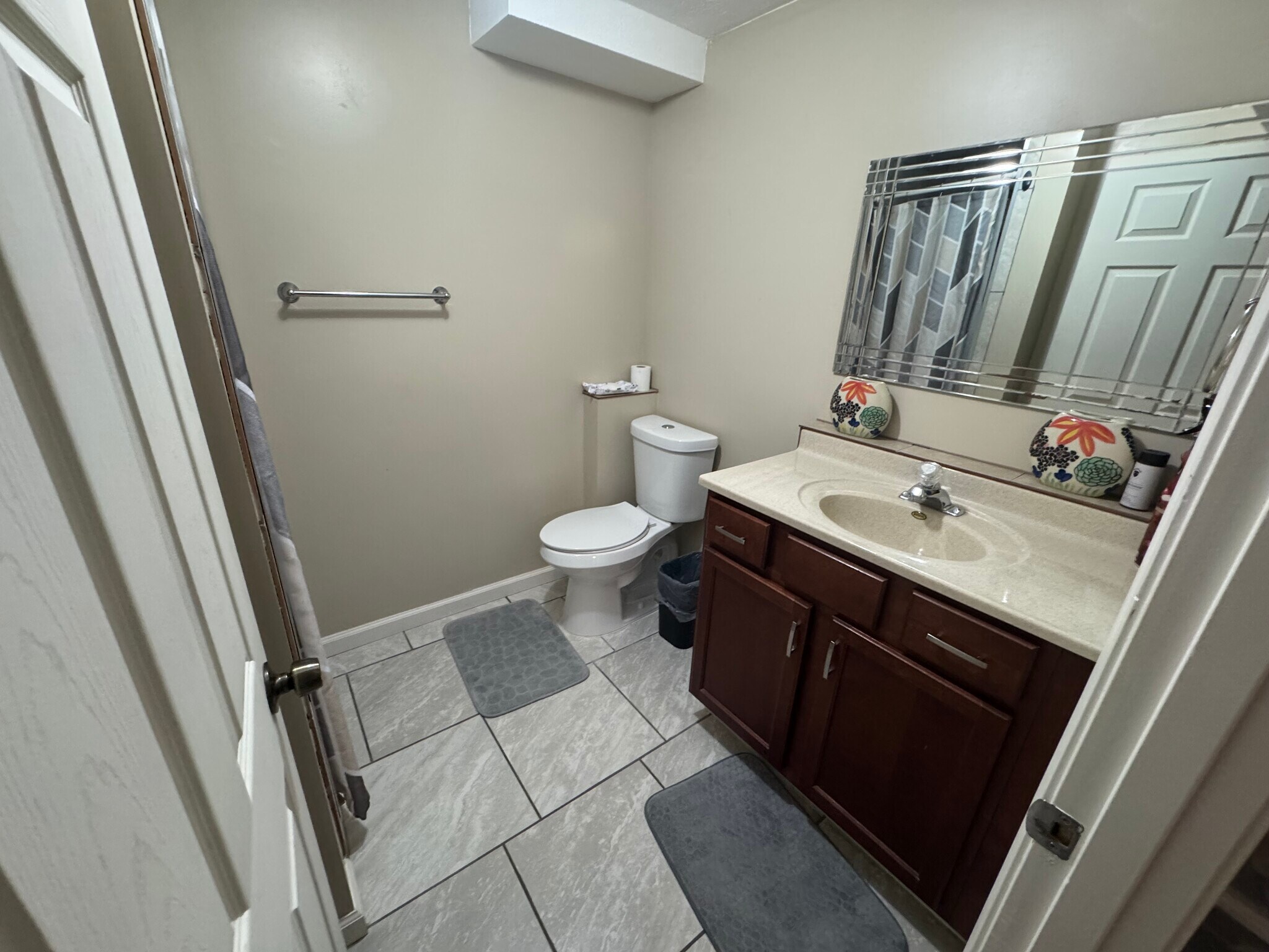 Building Photo - 14020 Barretts Dr