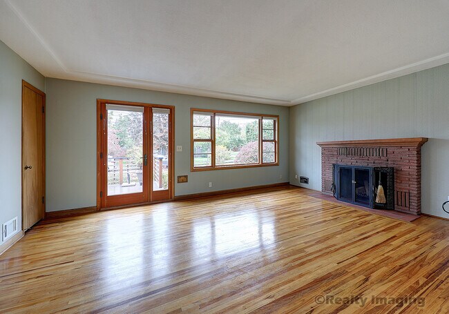 Building Photo - 7017 N Mobile Ave