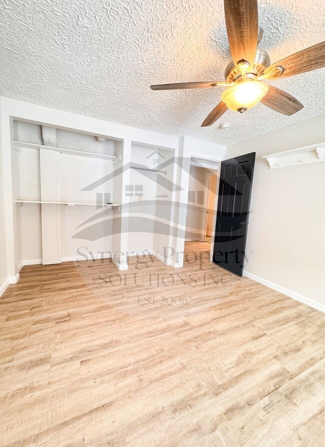 Building Photo - Lexington Schools Split Level