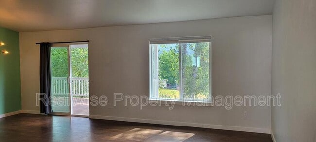 Building Photo - 1775 Daffodil Ln