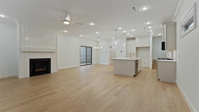 Building Photo - 4402 W Bronco Dr