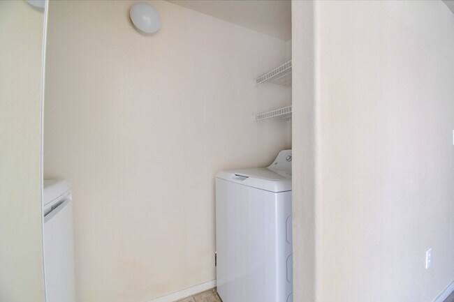 Building Photo - Beautiful Must See Condo!
