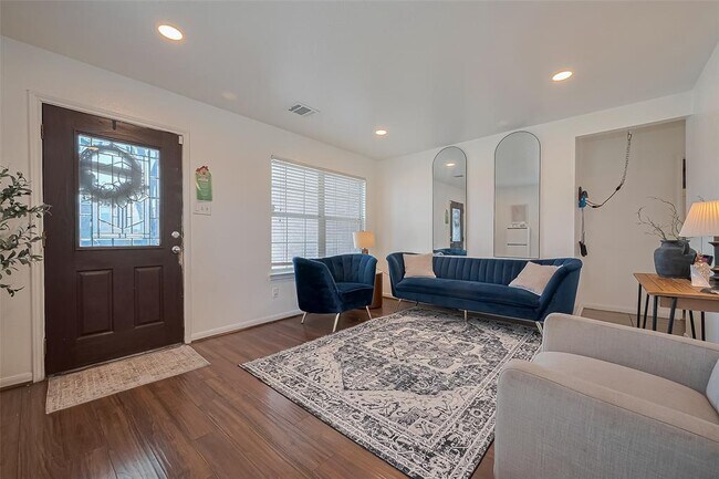 Building Photo - 15214 Mission Forest Dr