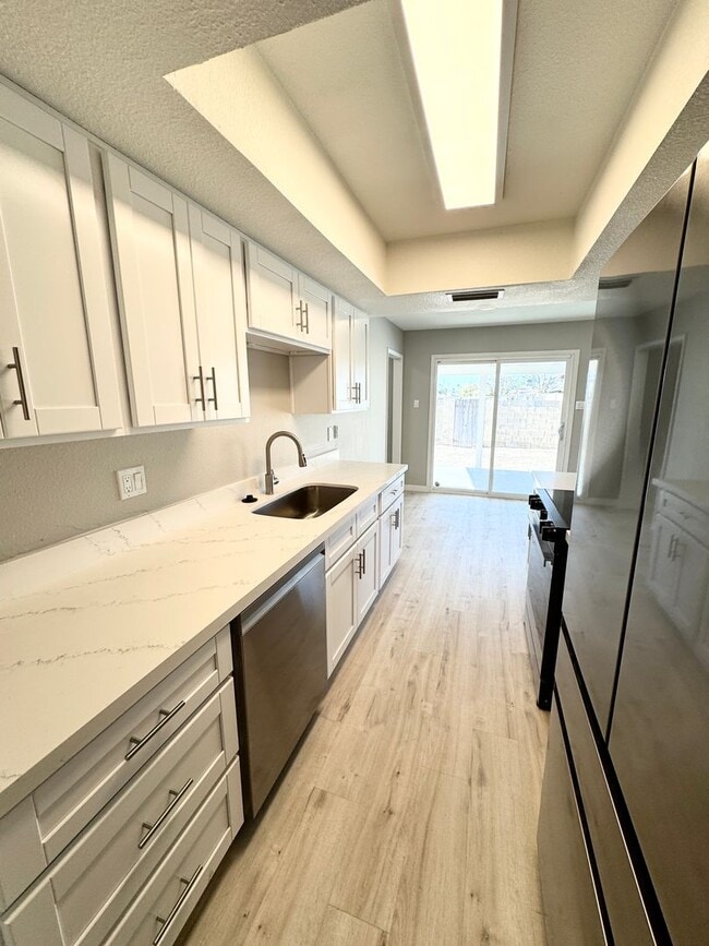 Building Photo - Newly Renovated 3 bedroom 2 bathroom House In Tempe. Private Pool With Pool Service Included