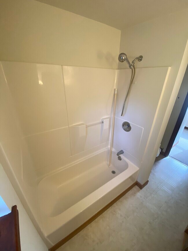 Building Photo - 130 Spring Garden St