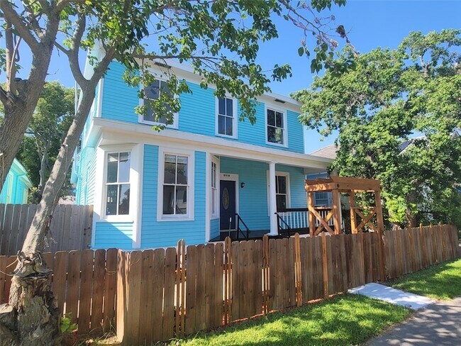 Building Photo - 3919 Avenue O