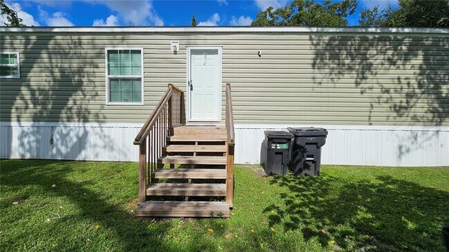 Building Photo - 1831 Ruby St