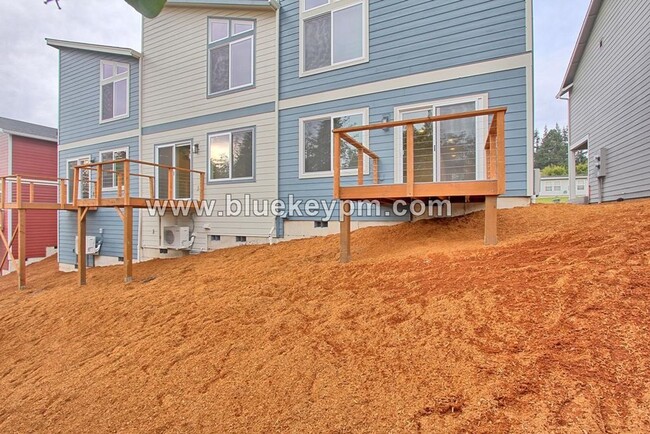 Building Photo - BRAND NEW! Unit 209-C: 3 Bed, 2.5 Bath Tow...