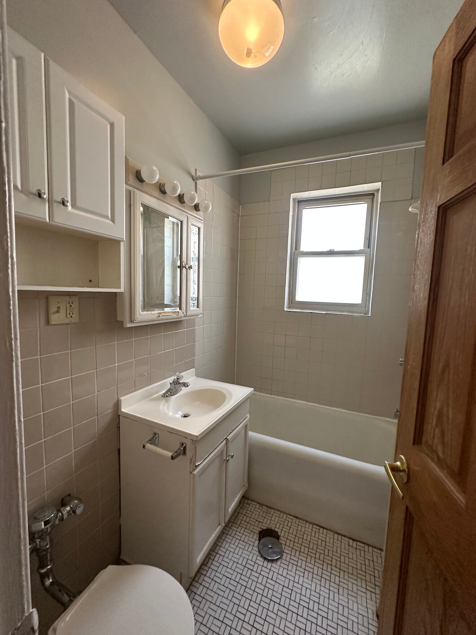 Building Photo - 4237 N Paulina St