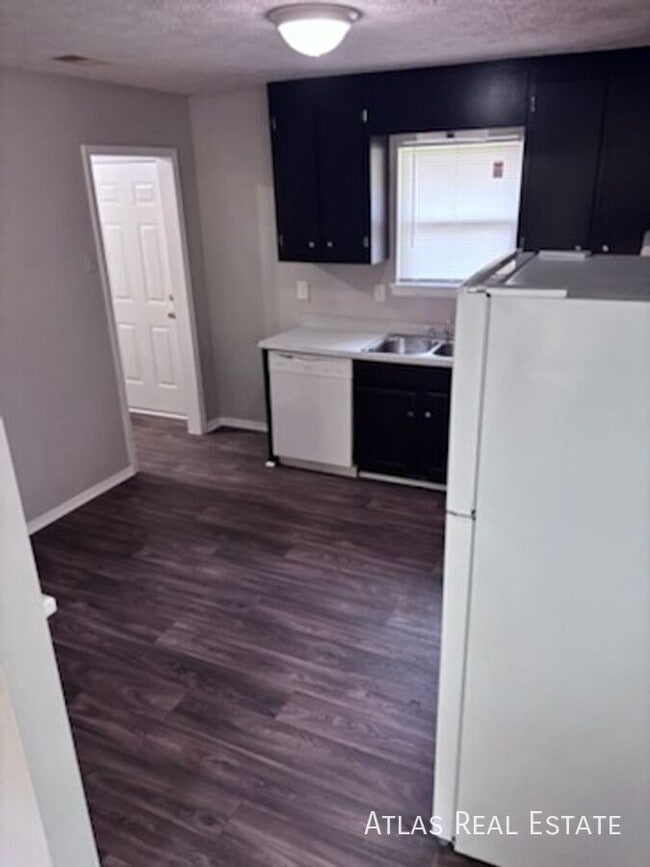 Building Photo - 129 Sir Scott Rd