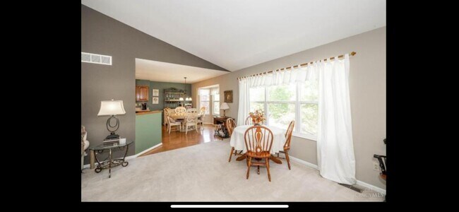 Building Photo - 4822 Sarah Dr