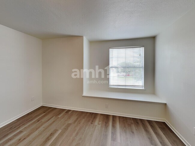 Building Photo - 823 Seaborne Meadow Dr