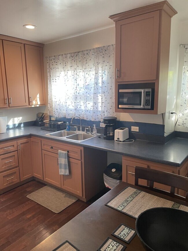 Building Photo - Wonderful Newly Remodeled 2 Bedroom House in Prime Alhambra Location