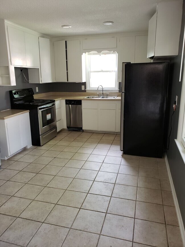 Building Photo - Beautiful Single Family House for Rent