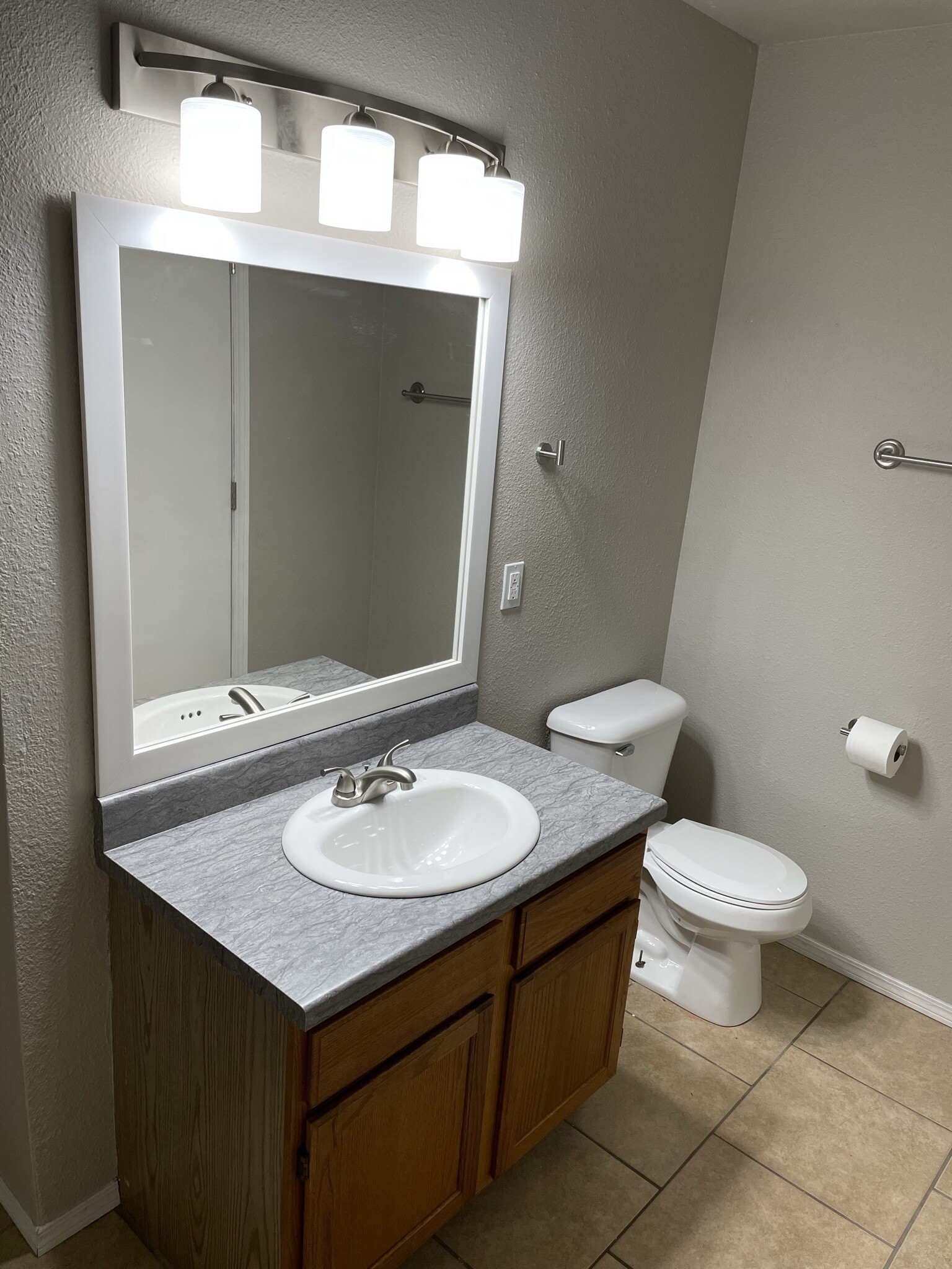 Master bathroom - 1382 N Dawn Dr
