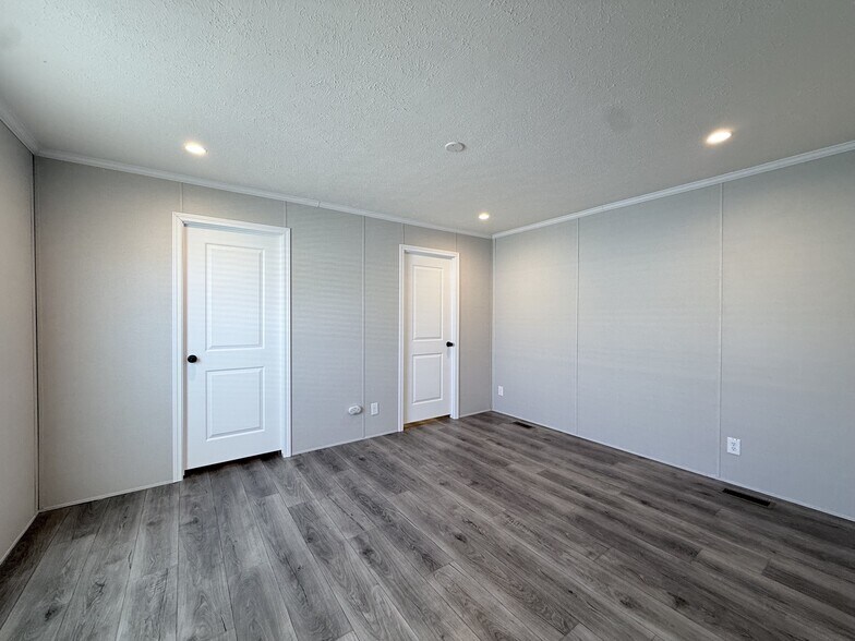 Building Photo - 52780 S Zacharias Ct