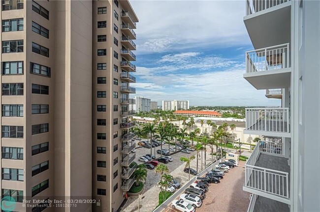 Building Photo - 3850 Galt Ocean Dr