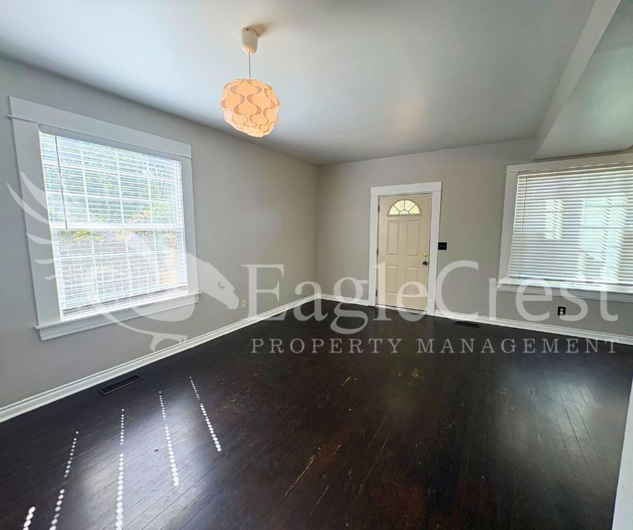 Building Photo - Charming 3BR Home with Spacious Yard & Bonus Living Space! $200.00 OFF 2nd Month Rent!!