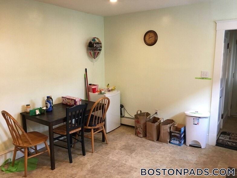 Building Photo - 124 Nonantum St