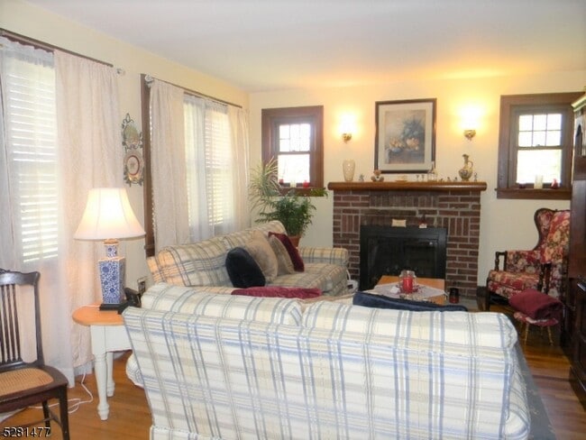 Building Photo - 34 Ahnert Ave