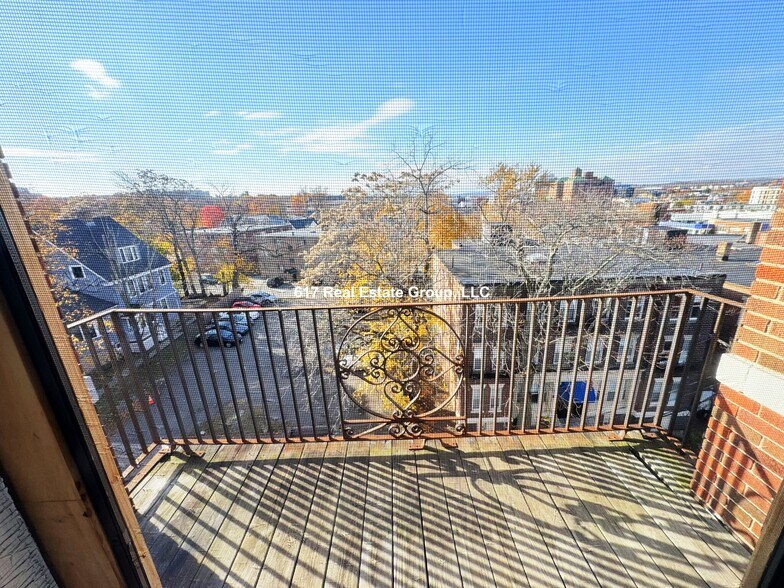 Building Photo - 28 Quint Ave