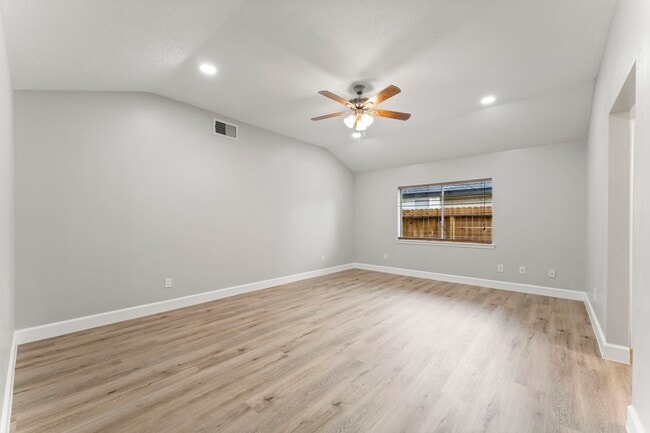 Building Photo - 1111 Tanglewild Ln