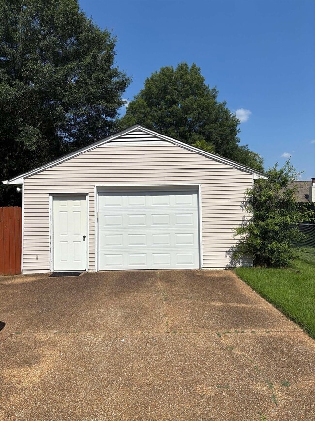 Building Photo - 1150 Tararidge Dr