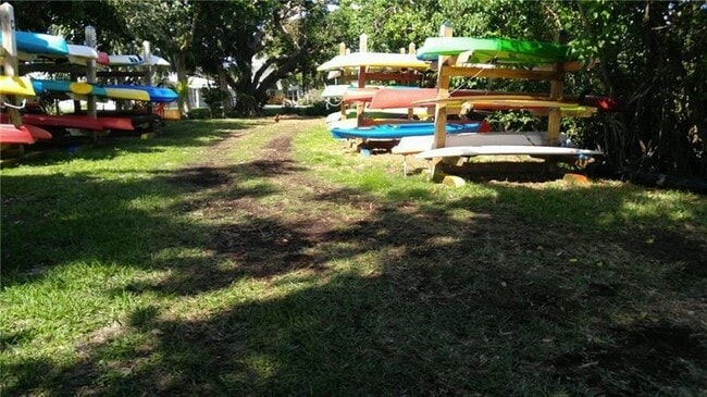 Building Photo - 1523 E Hillsboro Blvd