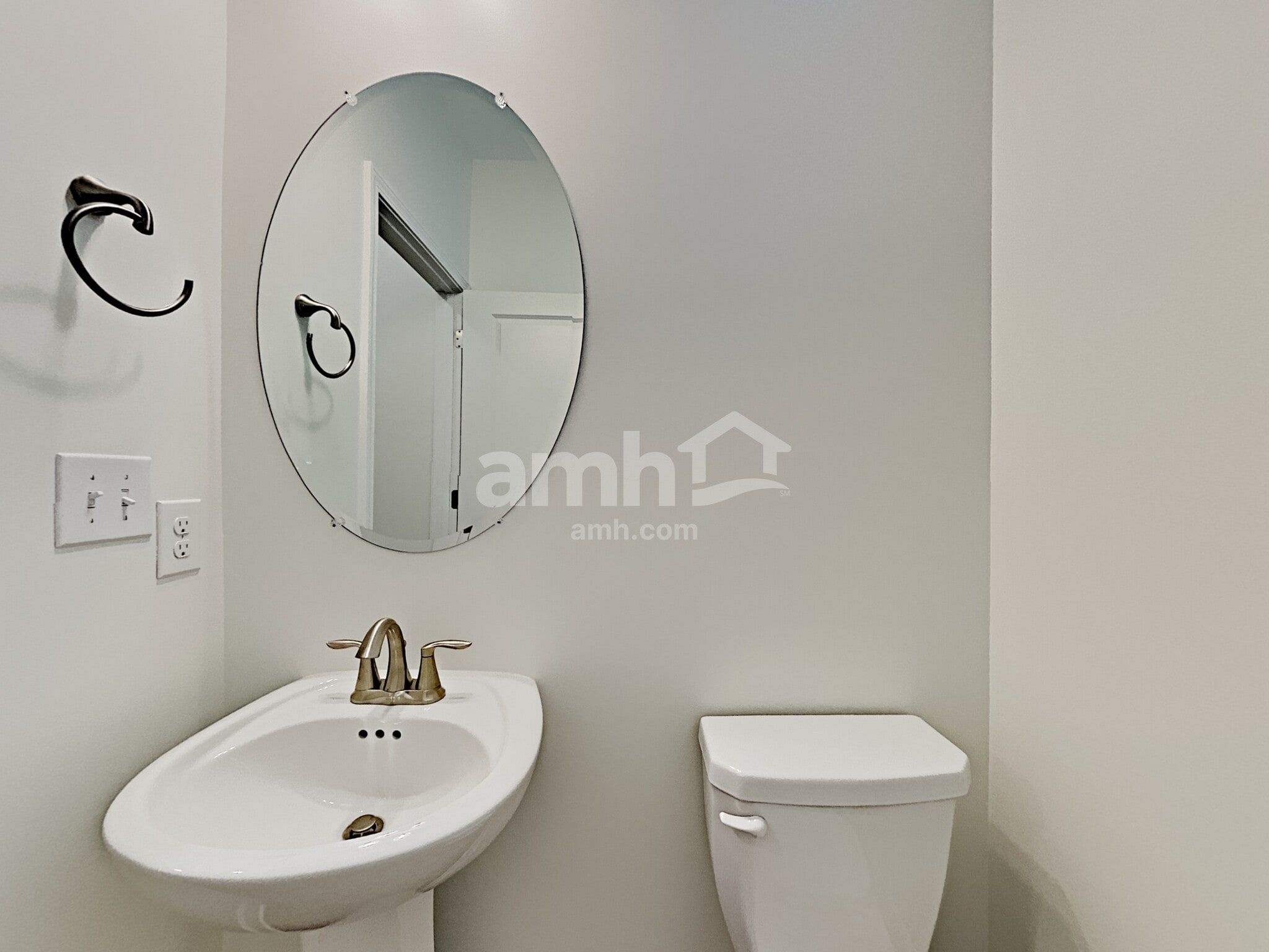 Building Photo - 4300 Spregan Way