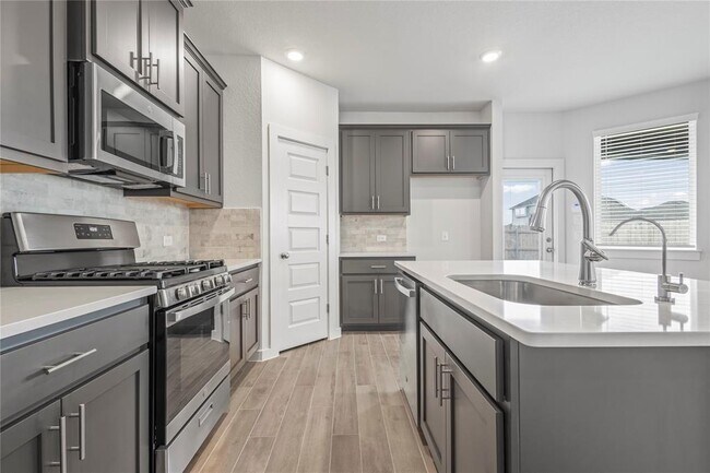Building Photo - 187 Everglades Dr