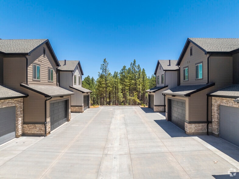Building Photo - Canyon Del Rio Village Apartments + Townhomes