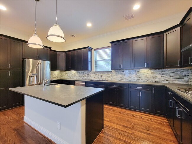 Building Photo - 5520 Kiam St