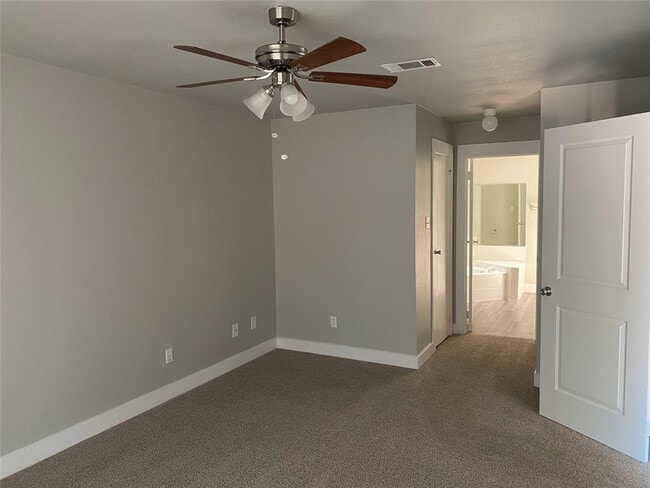 Building Photo - 1702 Dublin Dr