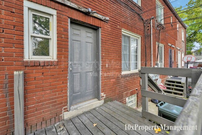 Building Photo - 530 S Terrace Ave