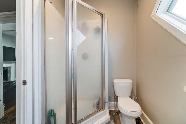 Building Photo - Large Clifton House For 2026-2027!