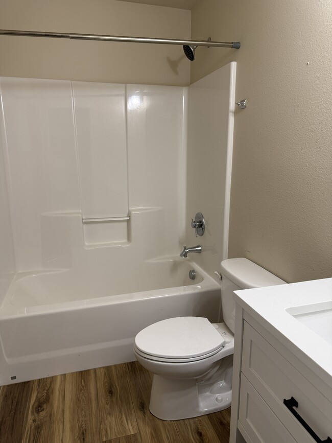 Building Photo - 1165 Sun School Cir