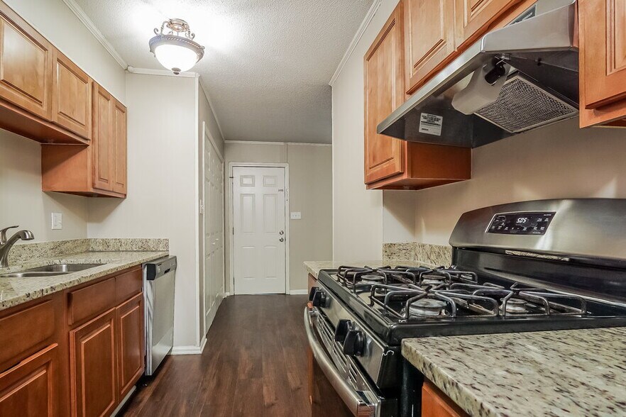 Building Photo - 40 Sunscape Dr