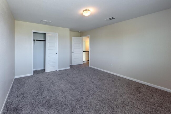 Building Photo - 710 Mitchell Dr