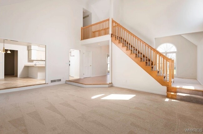Building Photo - 70 Hobnail Dr