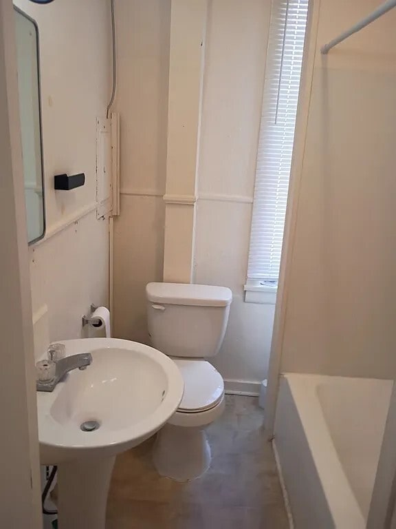 Building Photo - 207 S Maple Ave