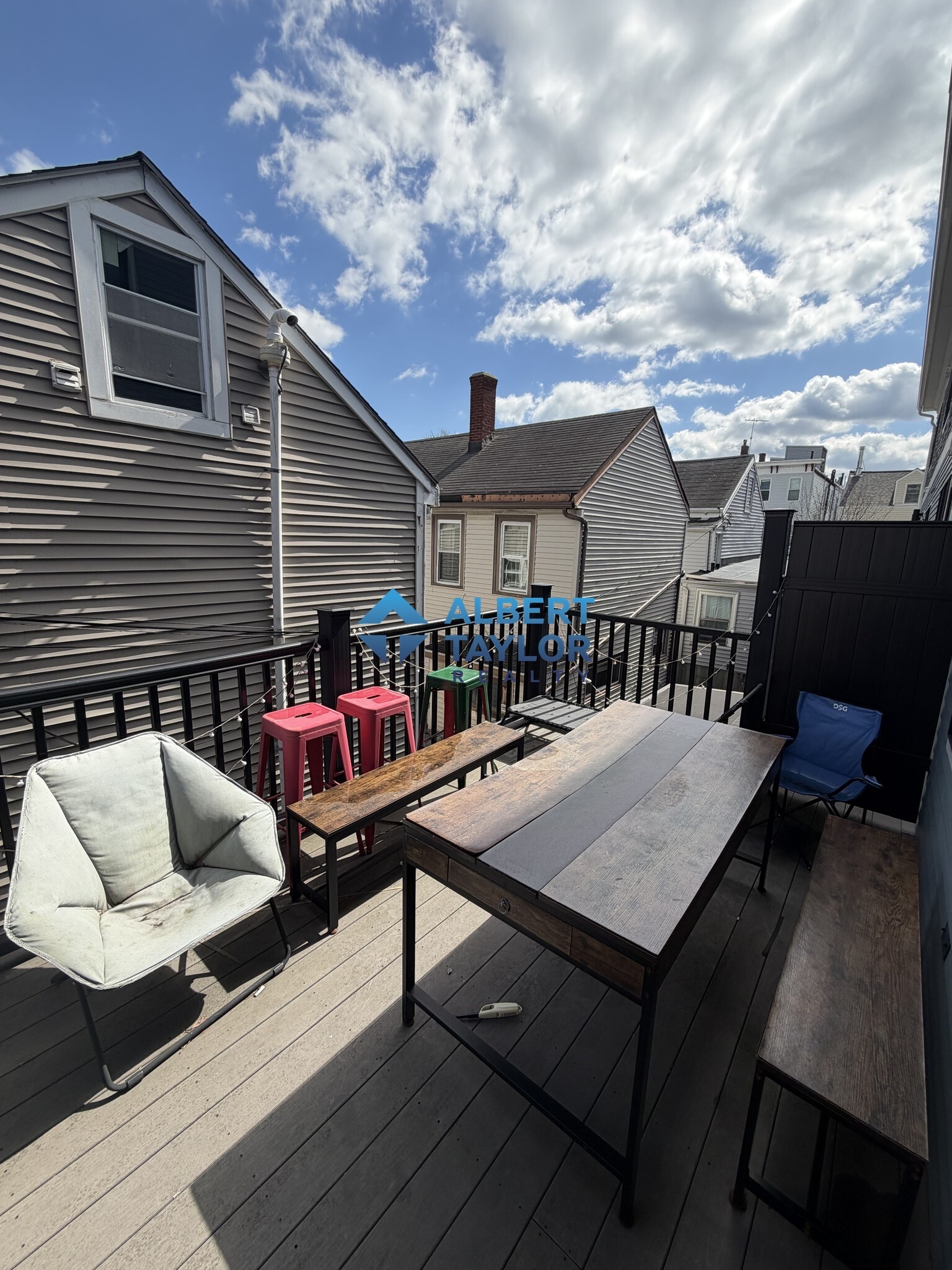 Building Photo - 632 E 2nd St