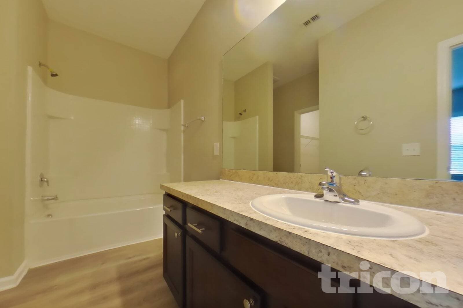 Building Photo - 16517 Cherry Landing Dr