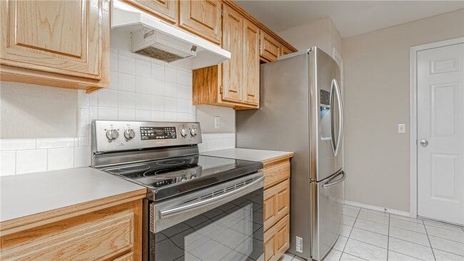 Building Photo - 2006 S Old Wire Rd