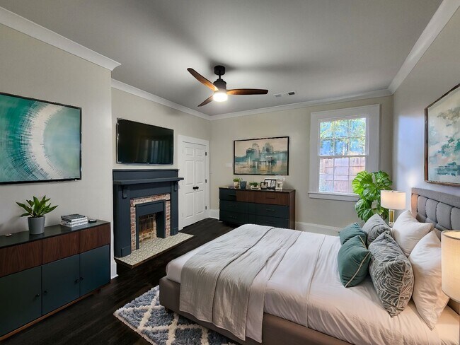 Building Photo - Charming Garden District Home