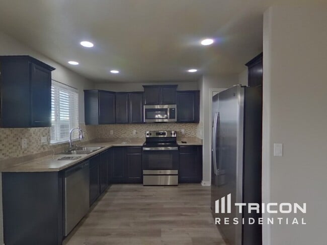 Building Photo - 9934 Silver Stirrup Dr