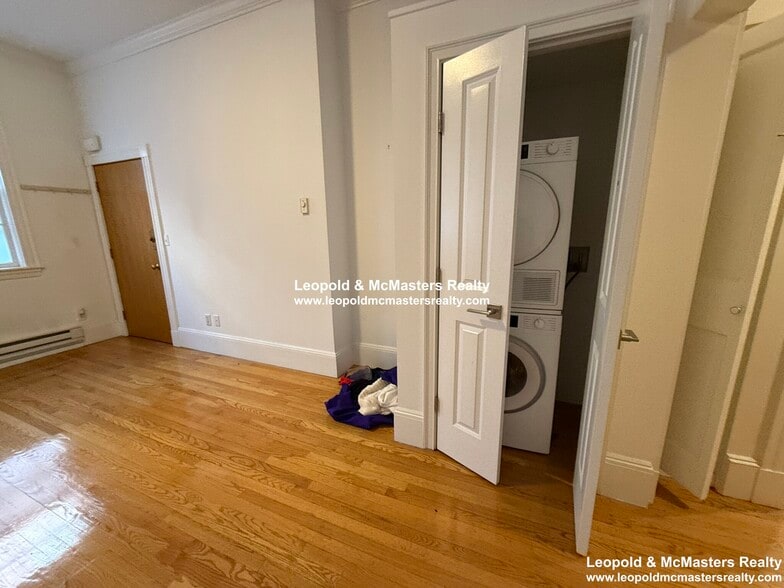 Building Photo - 80 West Cedar St